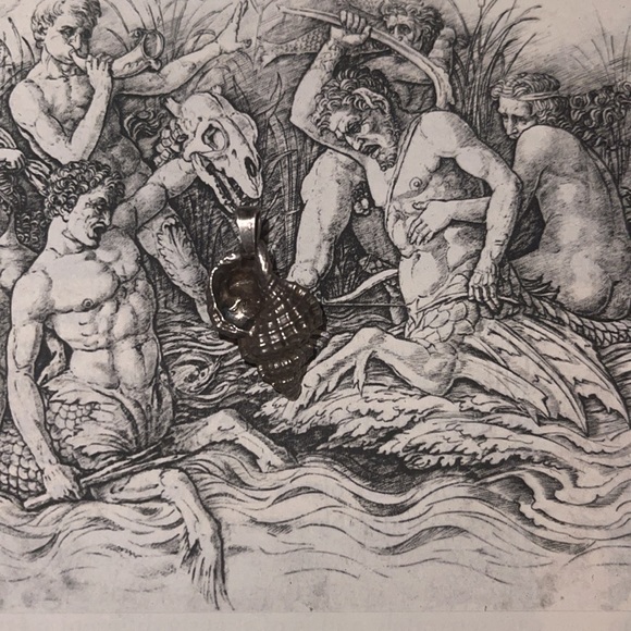 Sterling silver seashell pendant - Picture 3 of 12